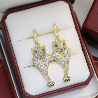 Imitation Panthè Re De Cartier Gold Seated Cheetah Design Emerald Eye Detail Luxury Women'S Full Diamonds Earrings
