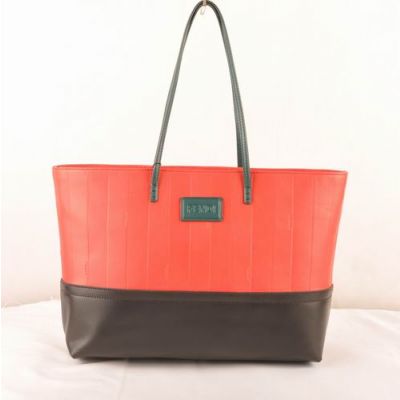 Bi-color Fendi Red-Black Calfskin Leather Tote Bag Narrow Shoulder Strap For Girls Logo Tag Trimming 