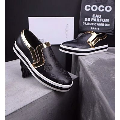 Ethnic Style Versace Logo Engrave Gold Patent Leather Edge Mens Black Leather Slip-on Loafers Replica 