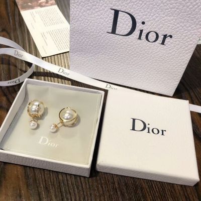 Christian Dior Elegant Tribales Pearl Gold-plated Ear-studs Replication Sale In UK For Women 