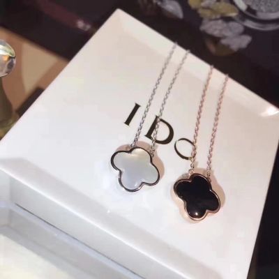 VCA Magic Alhambra Black & White Agate Double Face Pendant Necklace White Gold / Pink Gold Women jewelry 